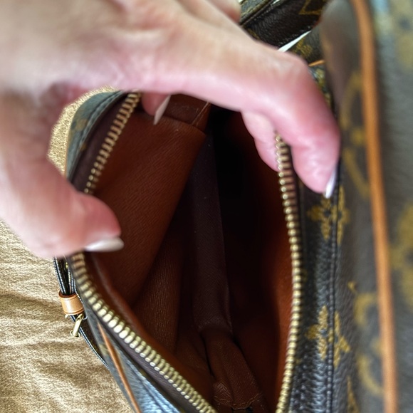 Louis Vuitton Amazone Crossbody - Picture 10 of 12